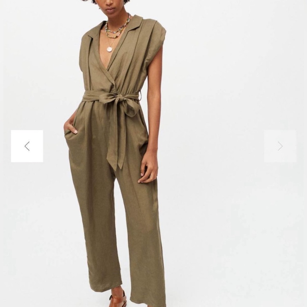 Selling a jumper from En Saison, size small